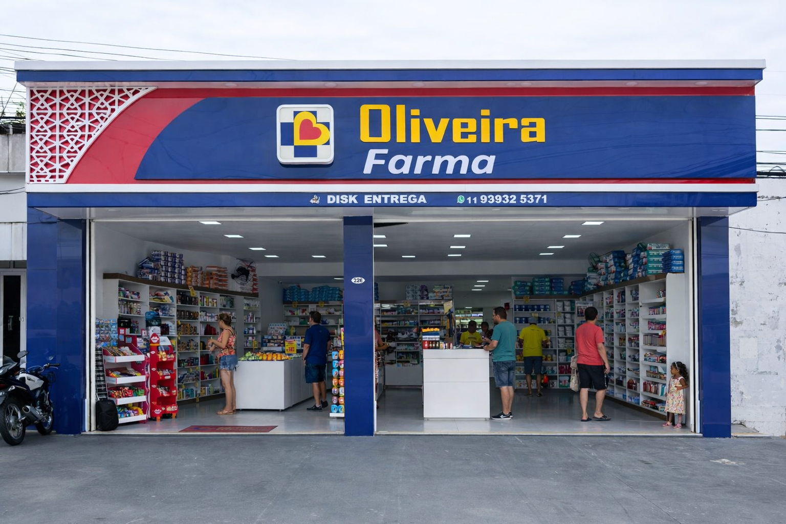 Farmácia Oliveira Farma em dia nublado